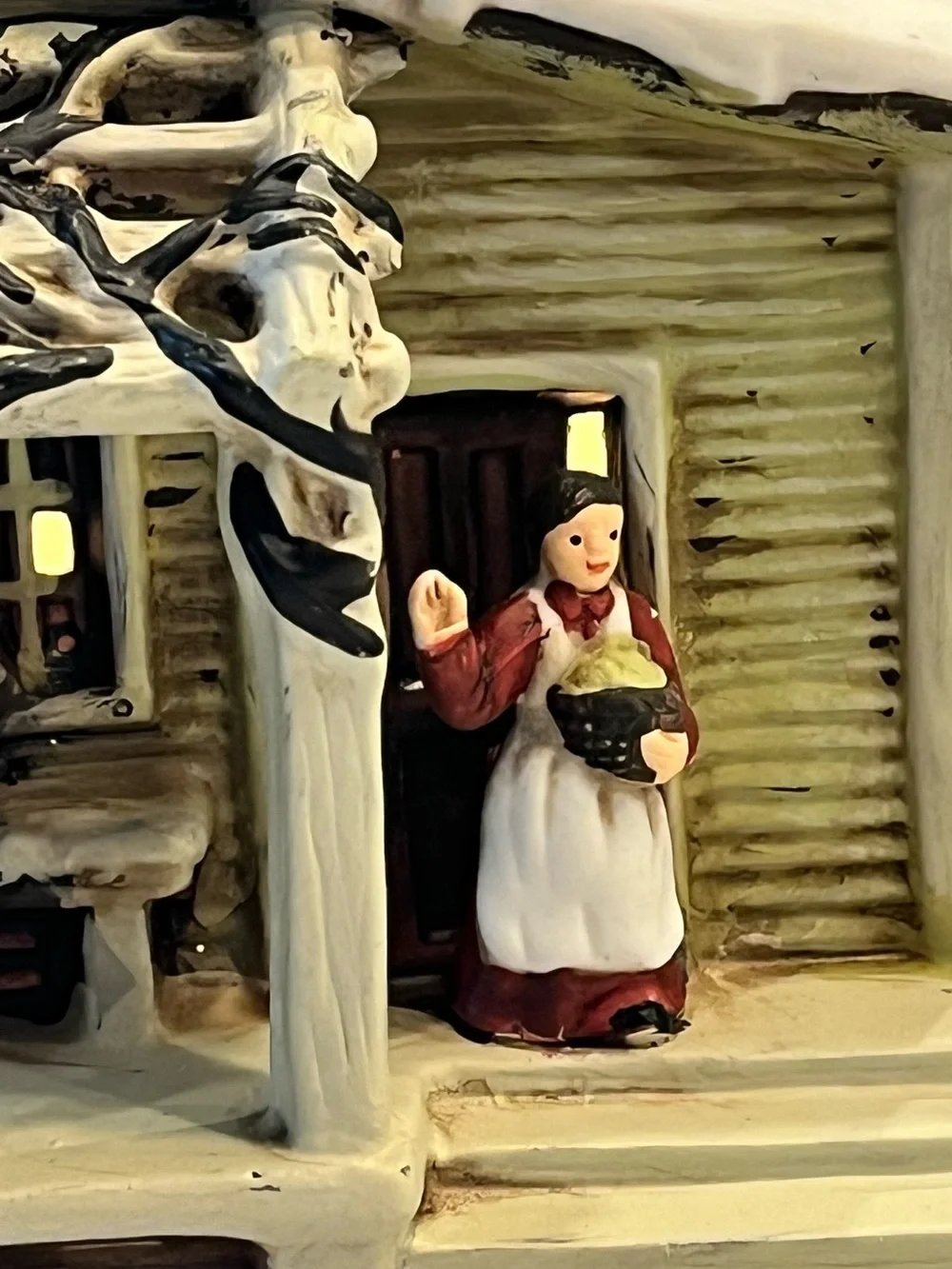 Currier & Ives Collection The Old Farm House  Holiday Collectible Light Up House